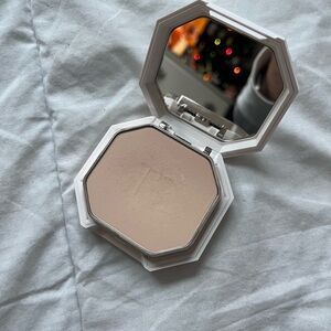Fenty Beauty Pro Filt'r Powder Foundation